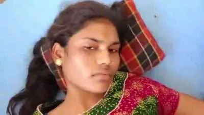 Chodte banaya gaon bhabhi hue HD video